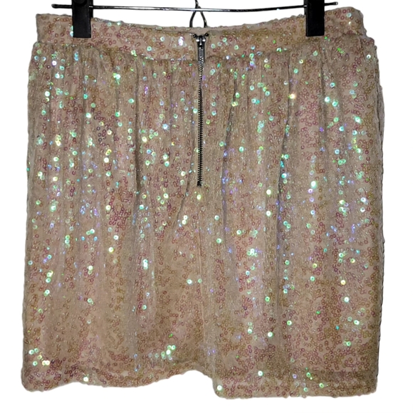 BCBGeneration Size 8 Beige Tan Gold Iridescent Mini Skirt w/ Pockets BRAND NEW - Picture 2 of 5